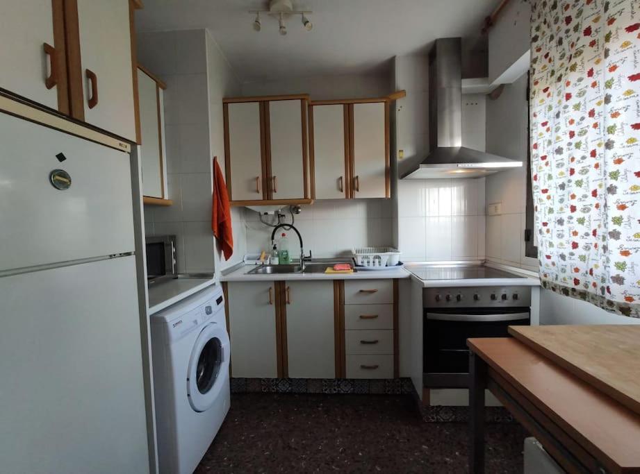 Piso Ideal Con Wifi Parking Y Desayuno Murcia Eksteriør billede